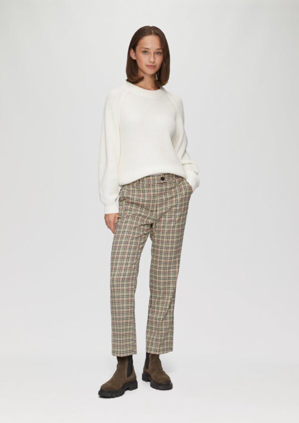 Verkürzte Karohose mit ausgestelltem Saum