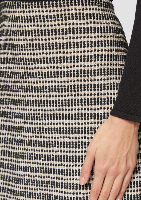 Kurzer Bouclé-Rock mit seitlichem Reißverschluss