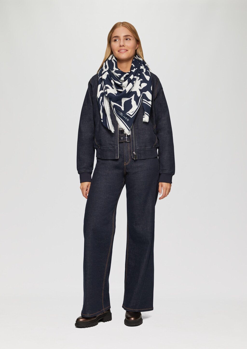 Tuch mit All-over-Print