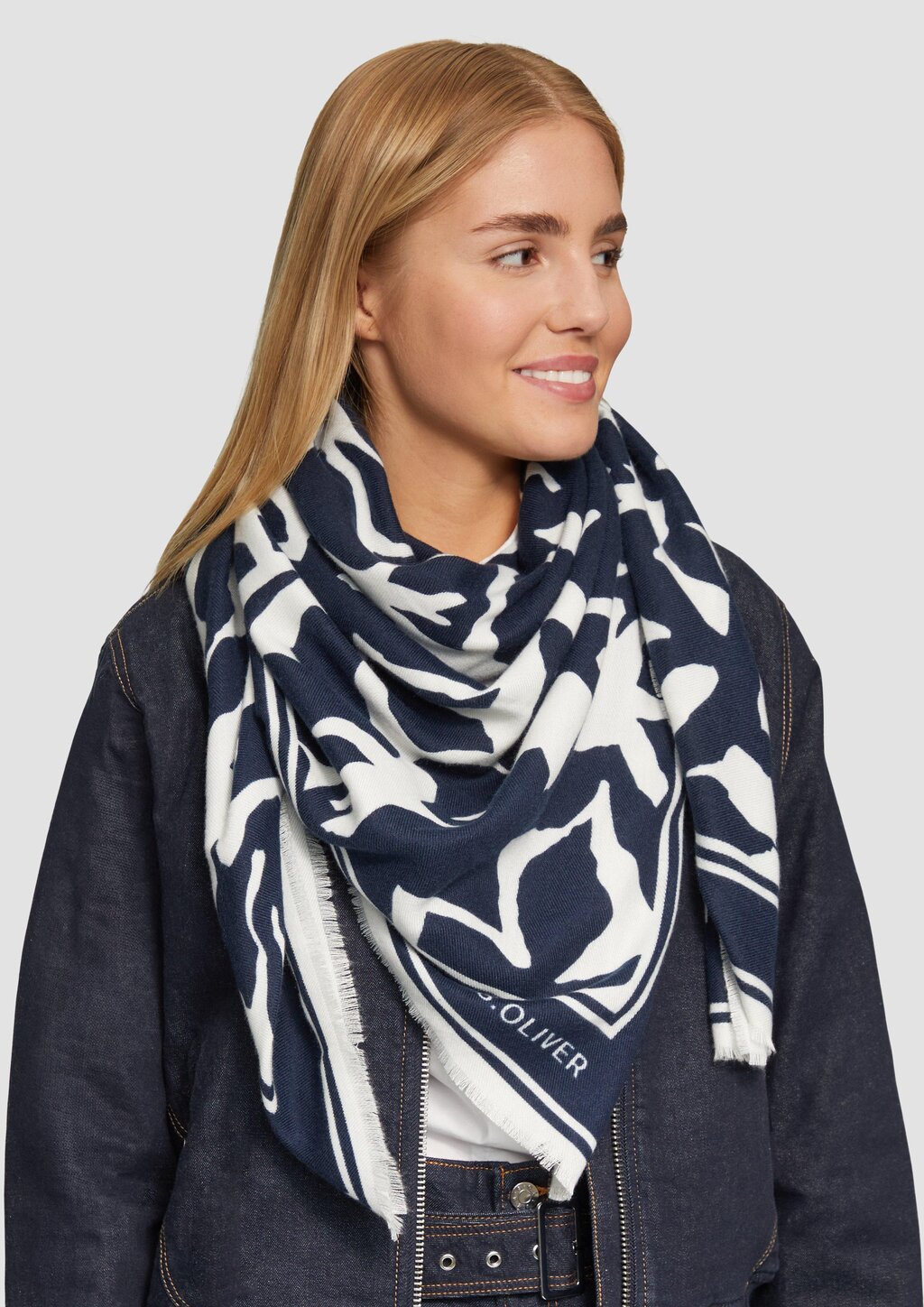 Tuch mit All-over-Print