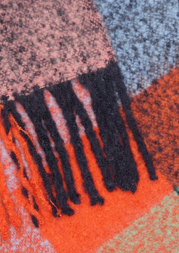 Gemusterter Fransenschal