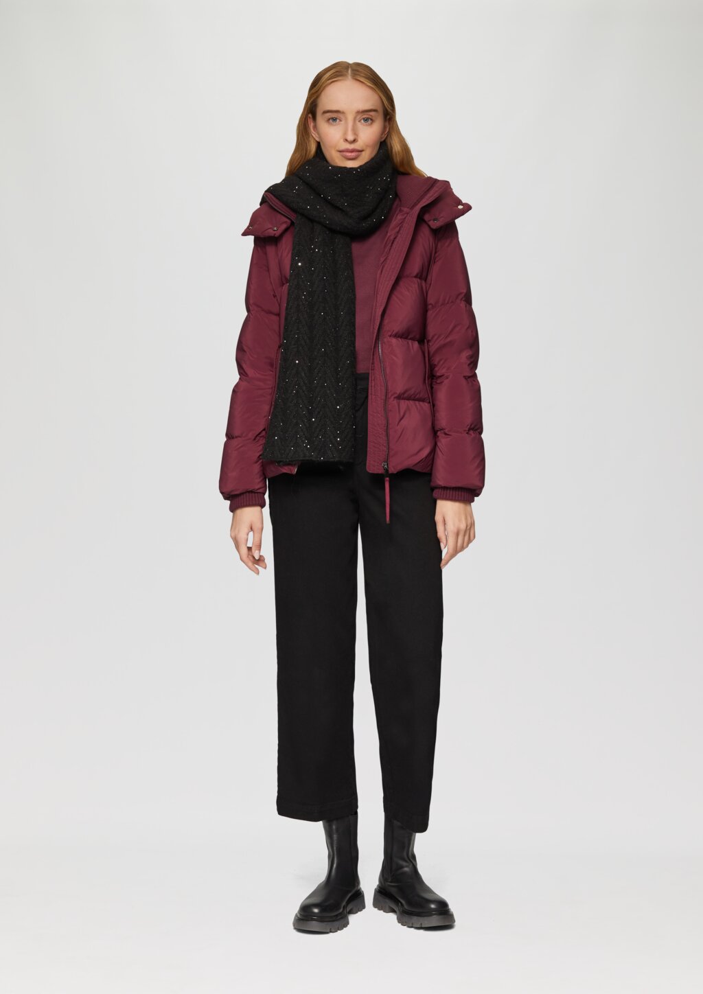 Strukturierter Schal mit feinen Pailletten