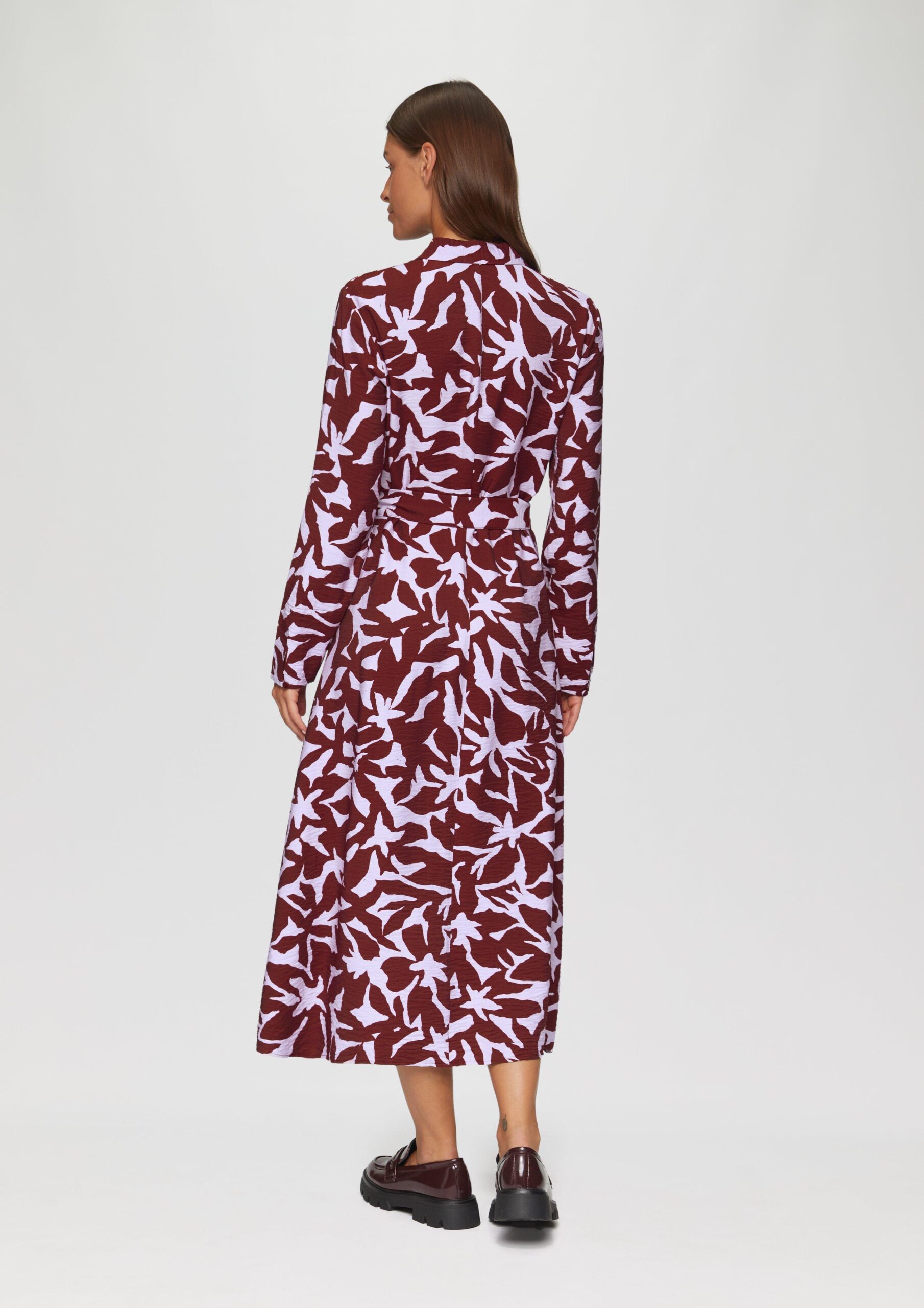 Midi-Kleid aus Viskose mit Eingrifftaschen