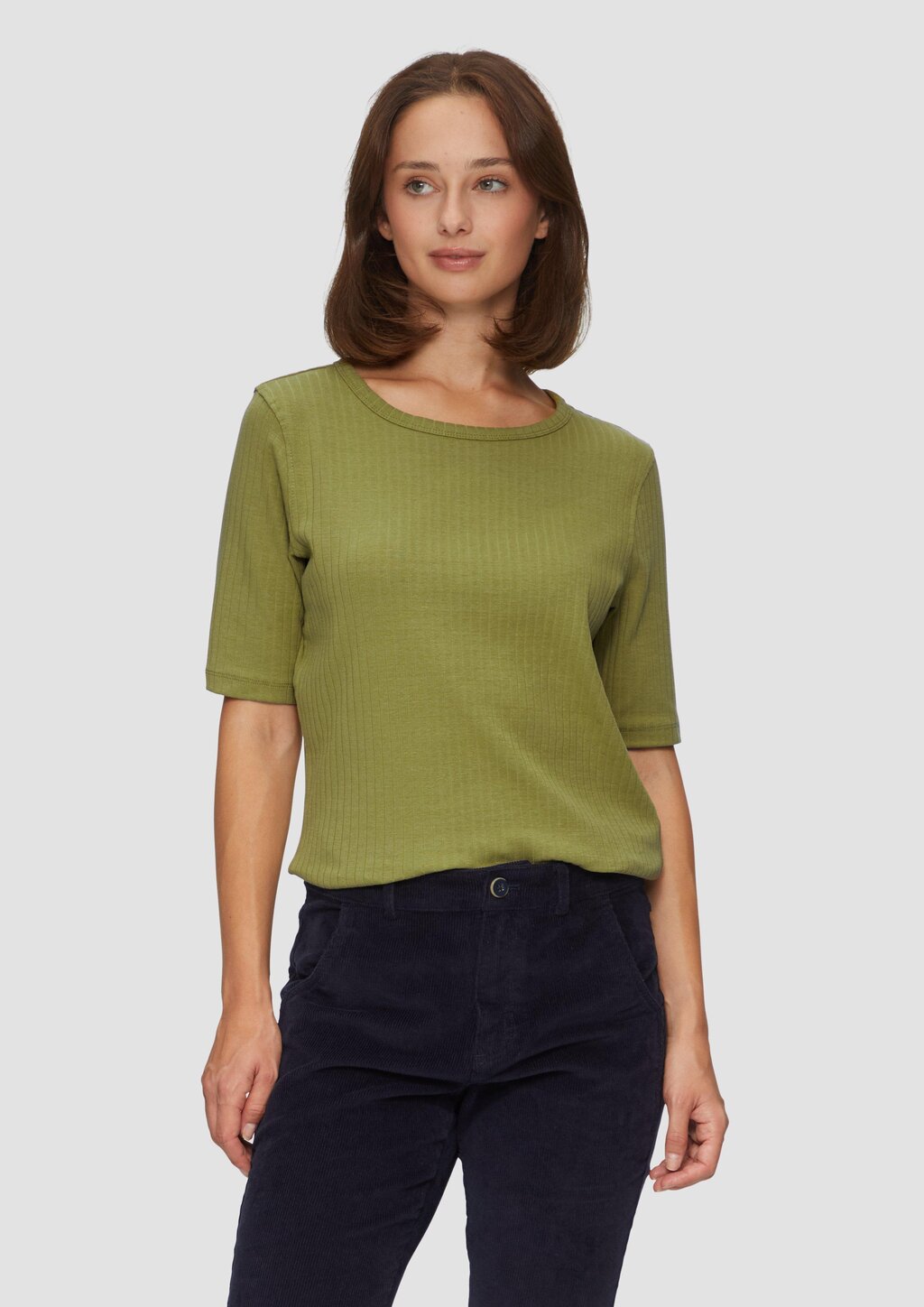 Geripptes Shirt mit halblangen Ärmeln