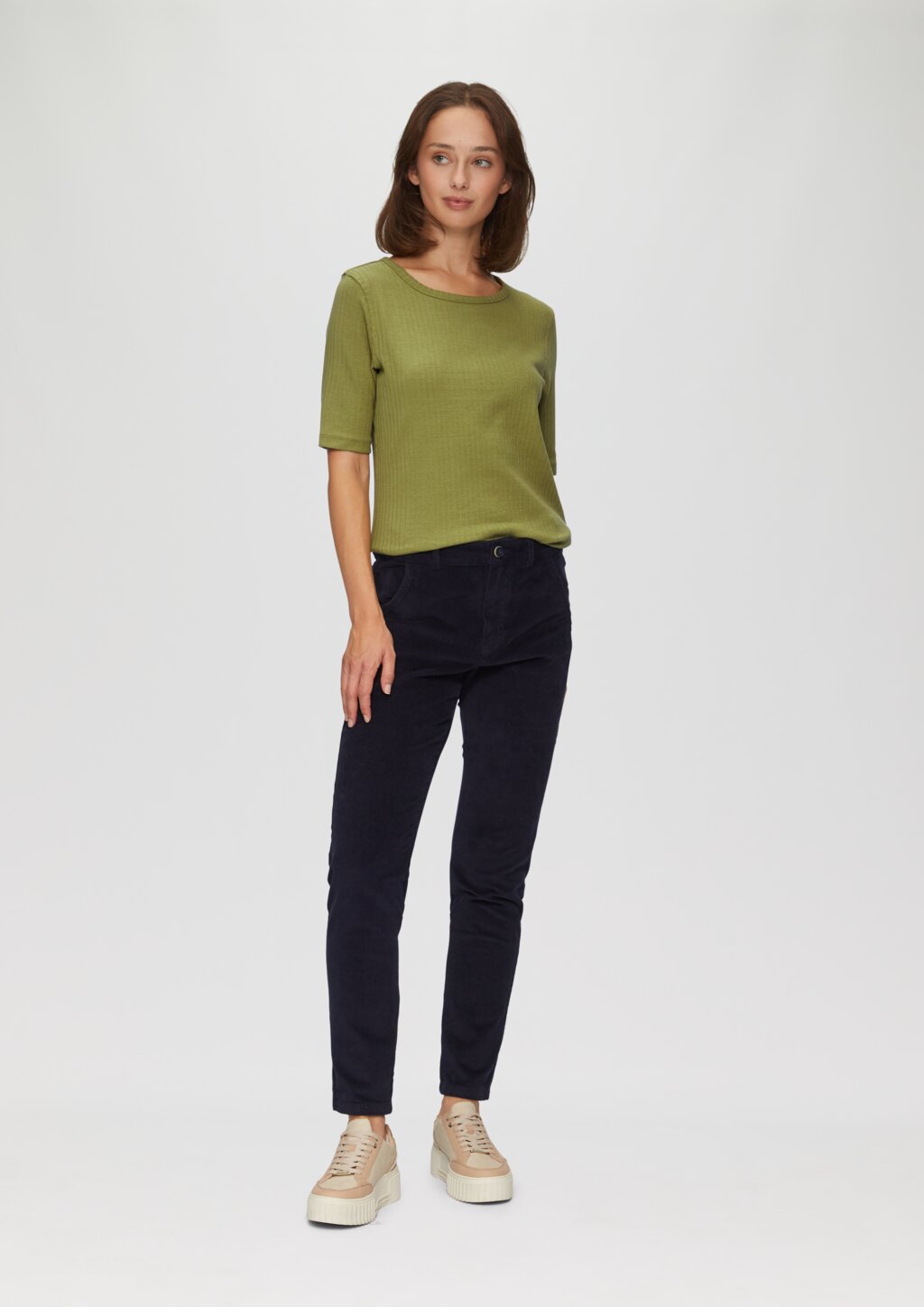 Geripptes Shirt mit halblangen Ärmeln