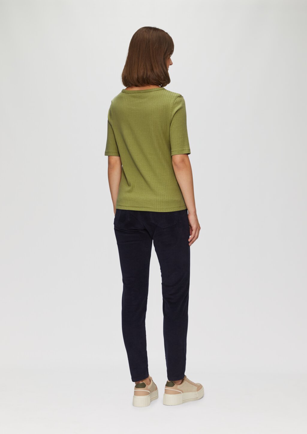 Geripptes Shirt mit halblangen Ärmeln