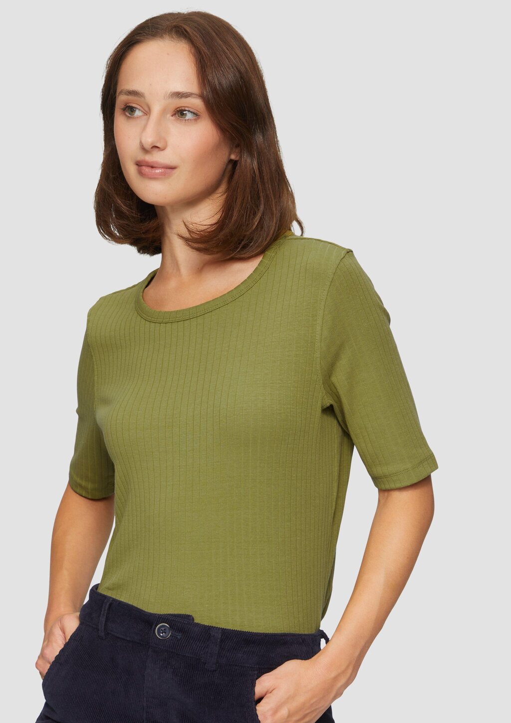 Geripptes Shirt mit halblangen Ärmeln