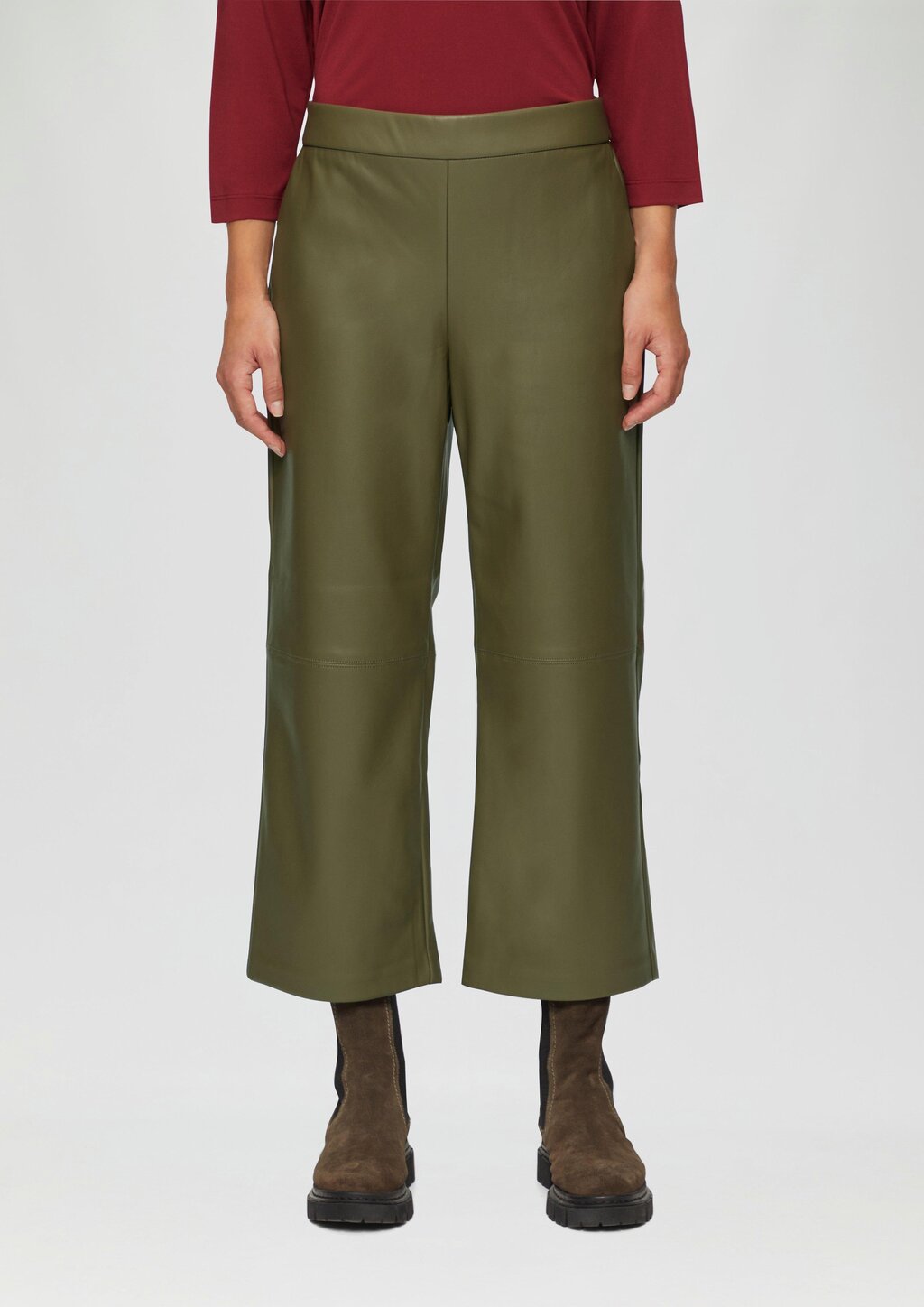 Culotte aus Lederimitat mit Nahtdetails