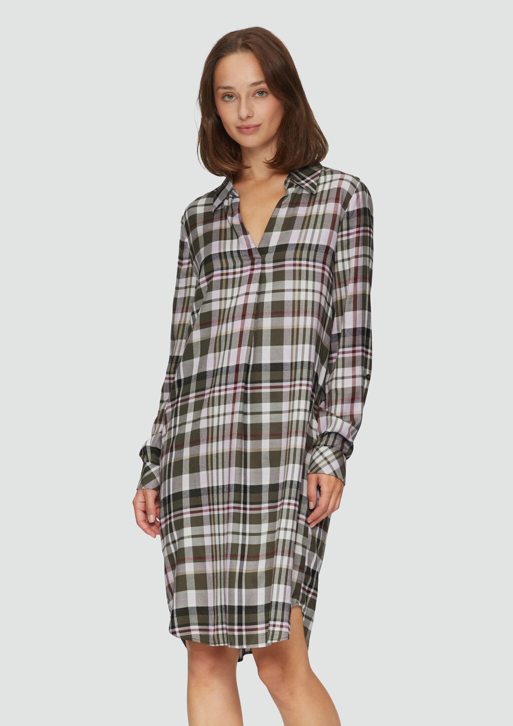 Kariertes Kleid aus Viskosemix mit Krempel-Detail