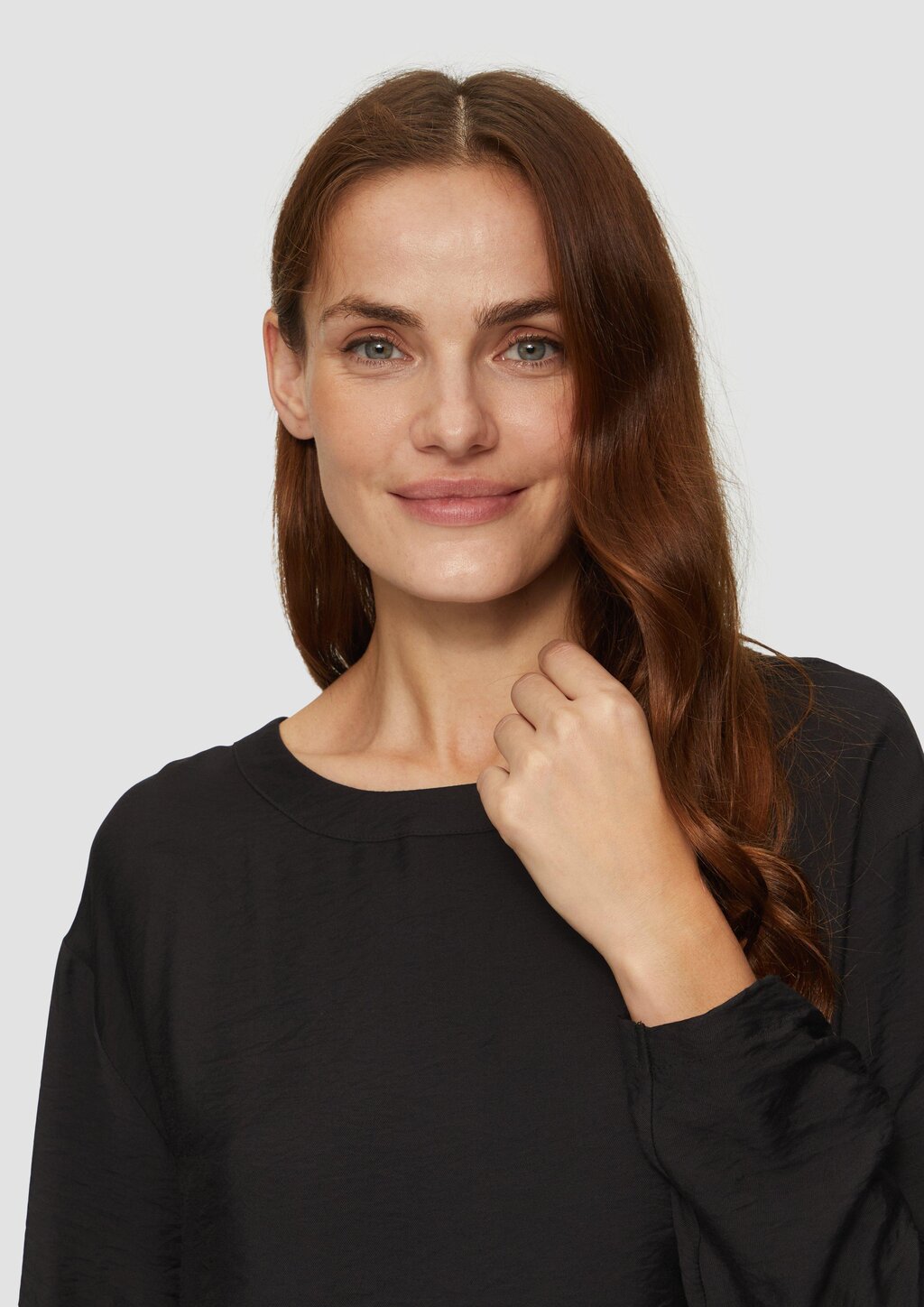 Viskose-Bluse mit elastischem Saum