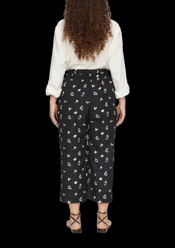 Kurze Schlupfhose mit Bindeband und Elastikbund