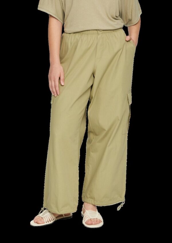 Wide Leg-Hose mit Cargotaschen und angedeutetem Verschluss