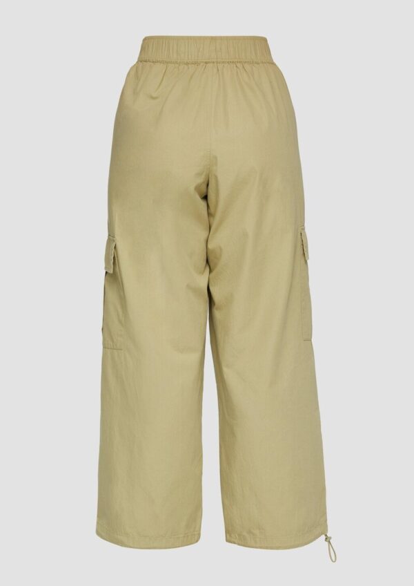 Wide Leg-Hose mit Cargotaschen und angedeutetem Verschluss