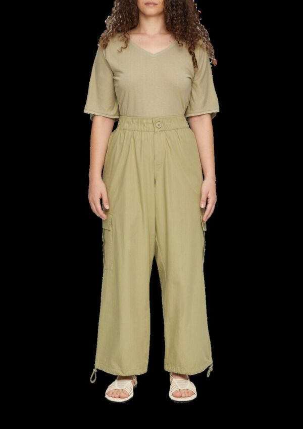 Wide Leg-Hose mit Cargotaschen und angedeutetem Verschluss