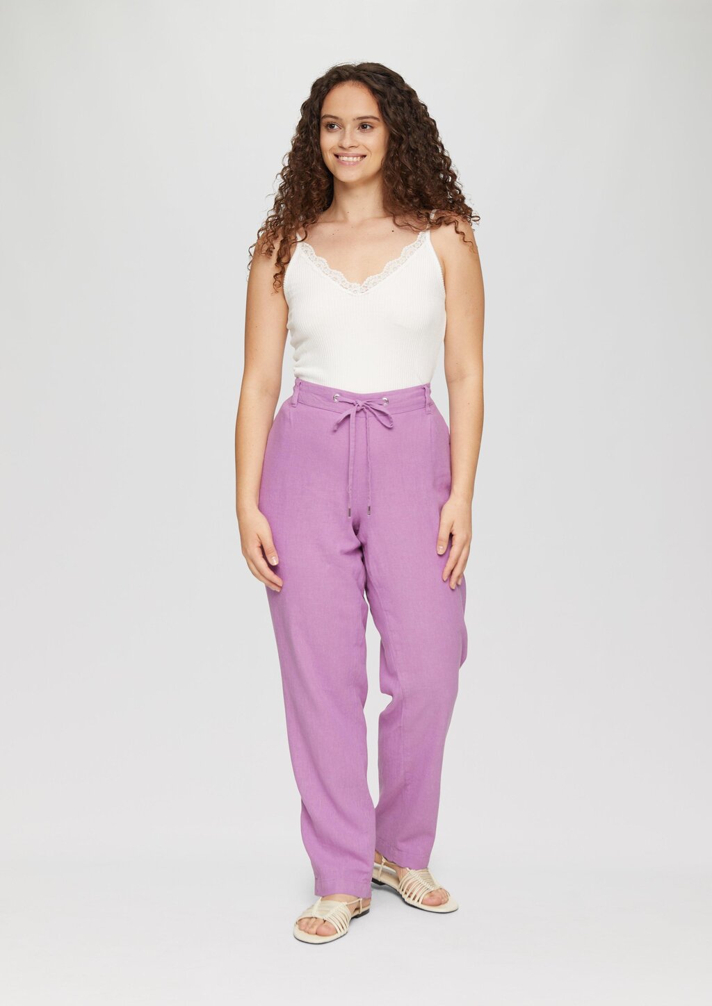 Hose aus Leinenmix mit Elastikbund und schmal zulaufendem Bein