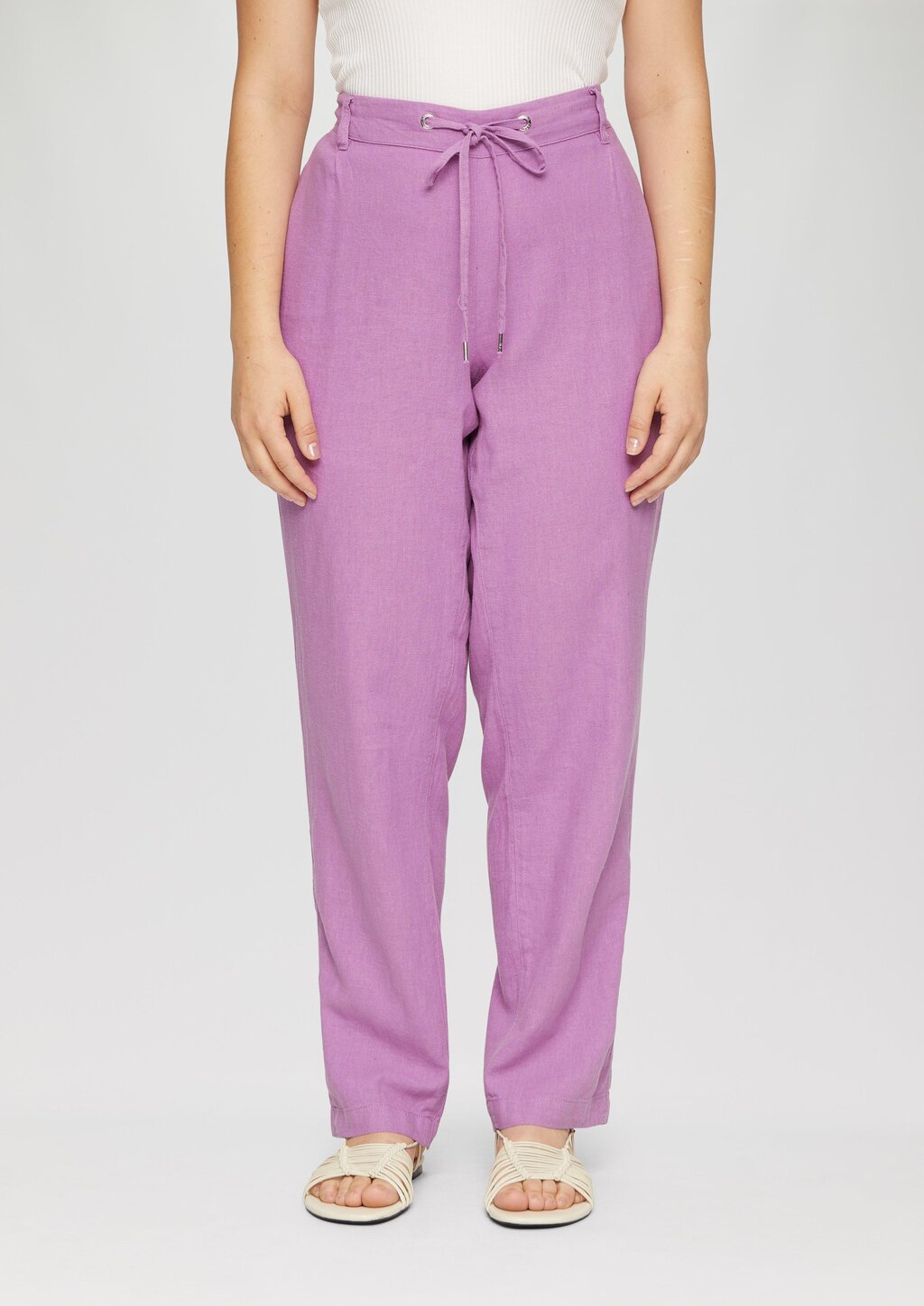 Hose aus Leinenmix mit Elastikbund und schmal zulaufendem Bein