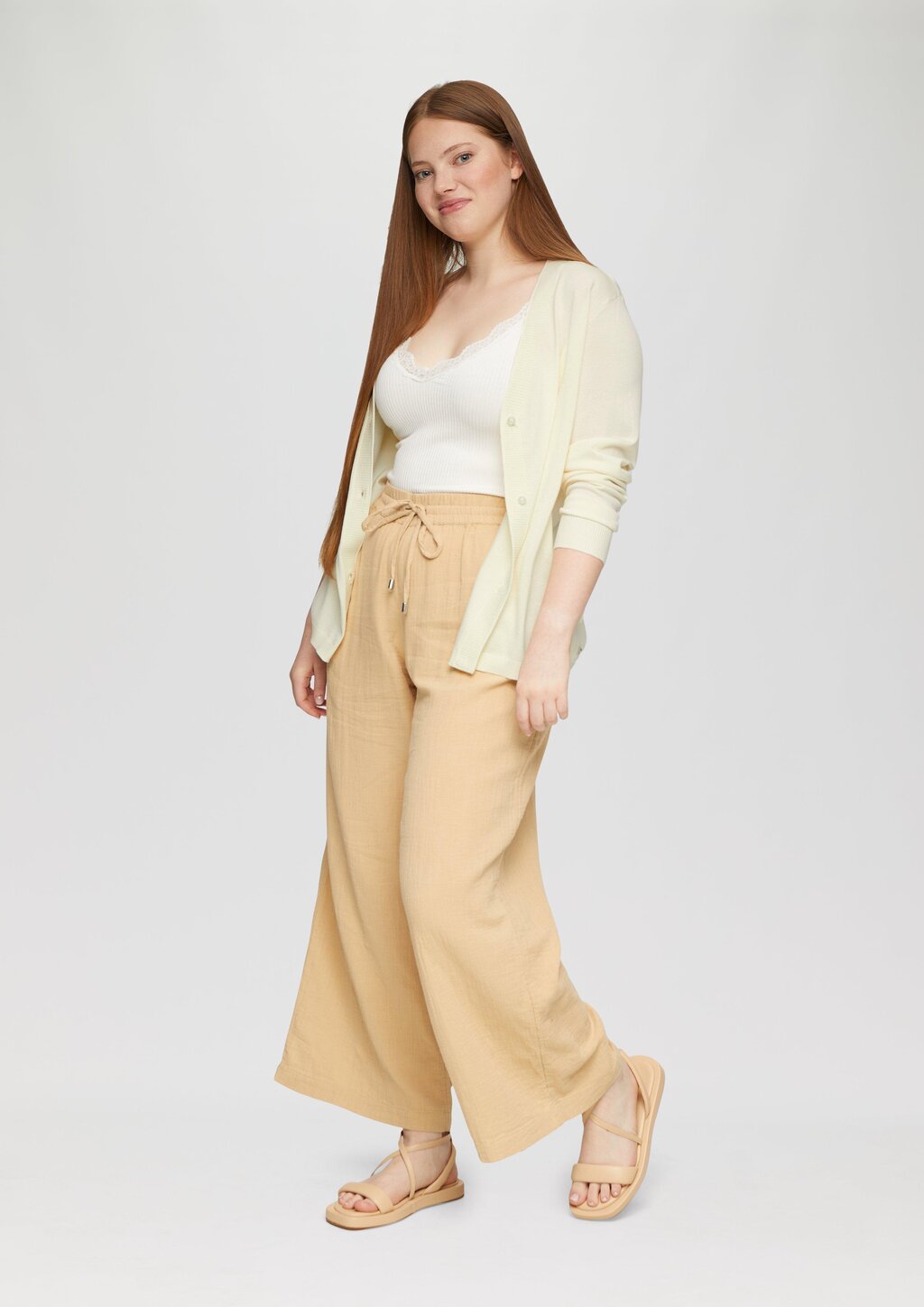 Strickjacke aus Viskosemix mit Rippbündchen