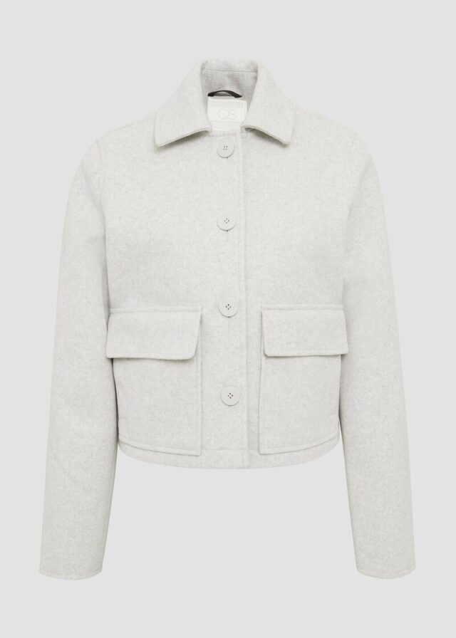 Kurze Jacke in Wolloptik mit aufgesetzten Taschen