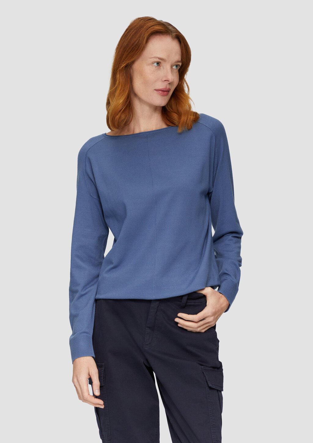 Strickpullover mit U-Boot-Ausschnitt aus Viskosestretch