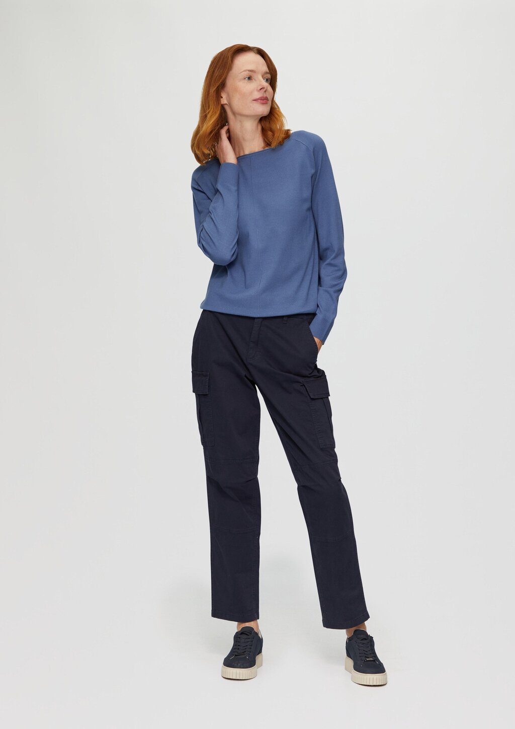 Strickpullover mit U-Boot-Ausschnitt aus Viskosestretch