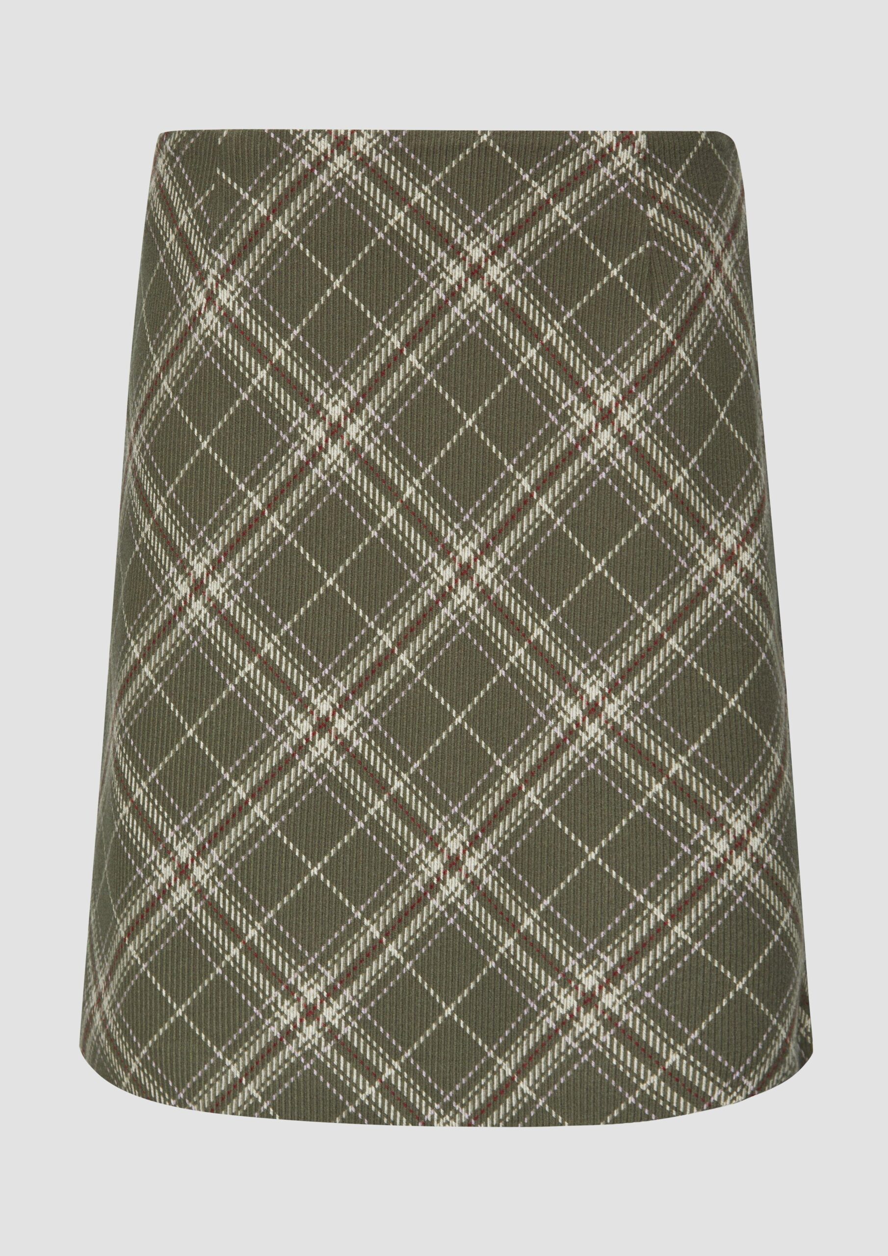 Kurzer Rock mit Web-Karo