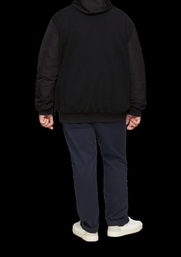 Jacke mit innovativem Materialmix und Kapuze