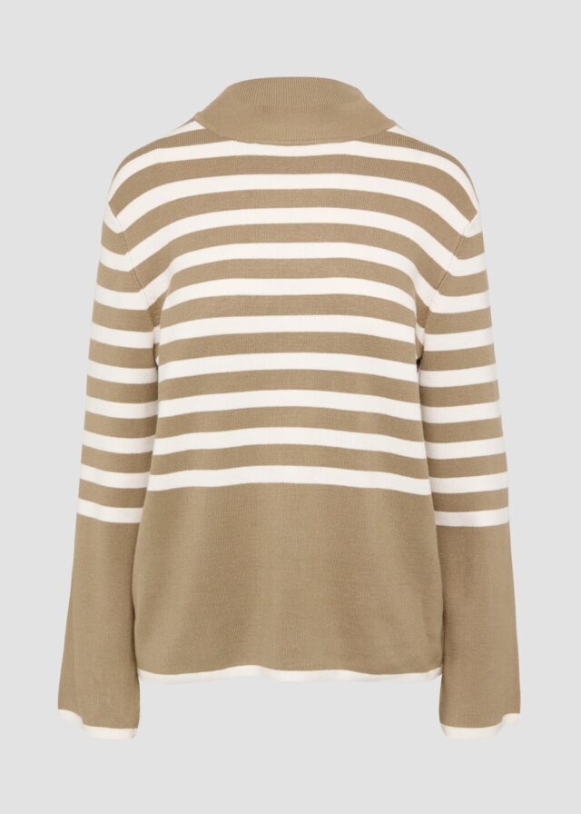 Gestreifter Strickpullover mit ausgestellten Ärmeln
