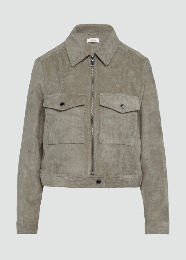 Kurze Cordjacke mit aufgesetzten Taschen