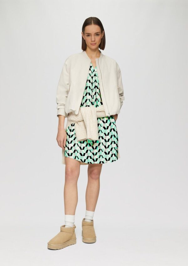 Gemustertes Kleid mit Faltendetails