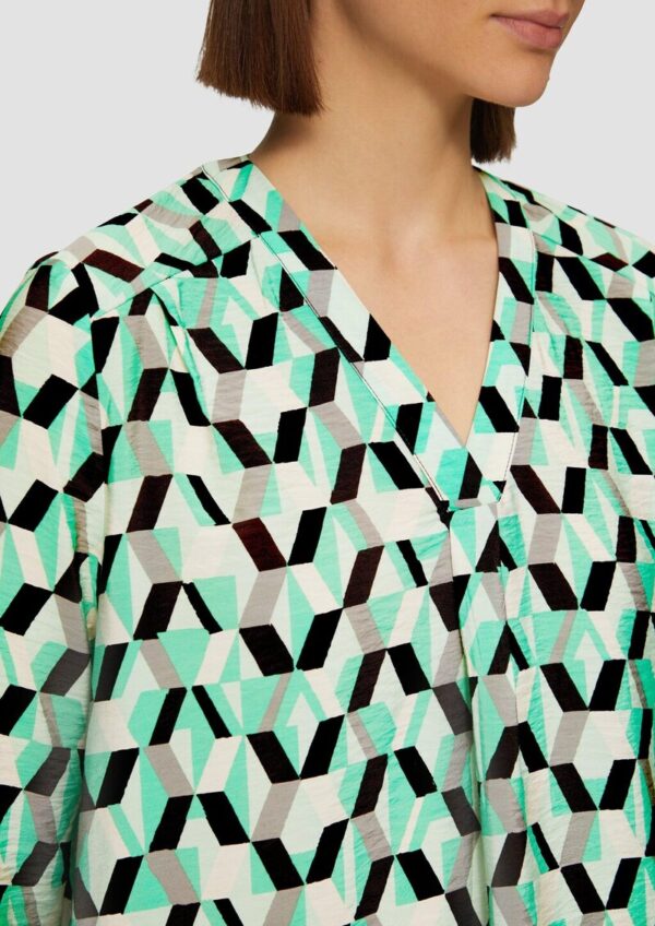 Gemustertes Kleid mit Faltendetails