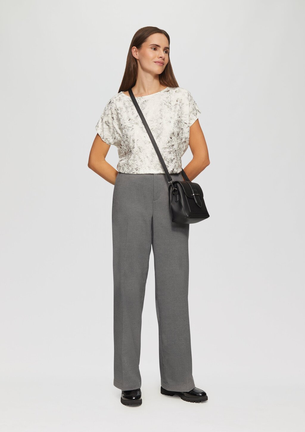 Stoffhose mit Wide Leg und Bügelfalten