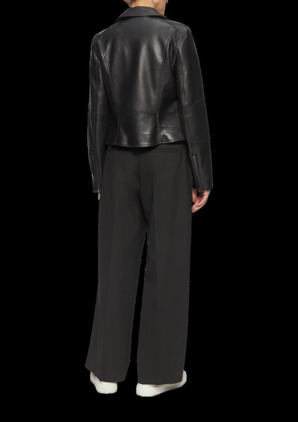 Schmal geschnittene Kunstleder-Jacke mit Reverskragen