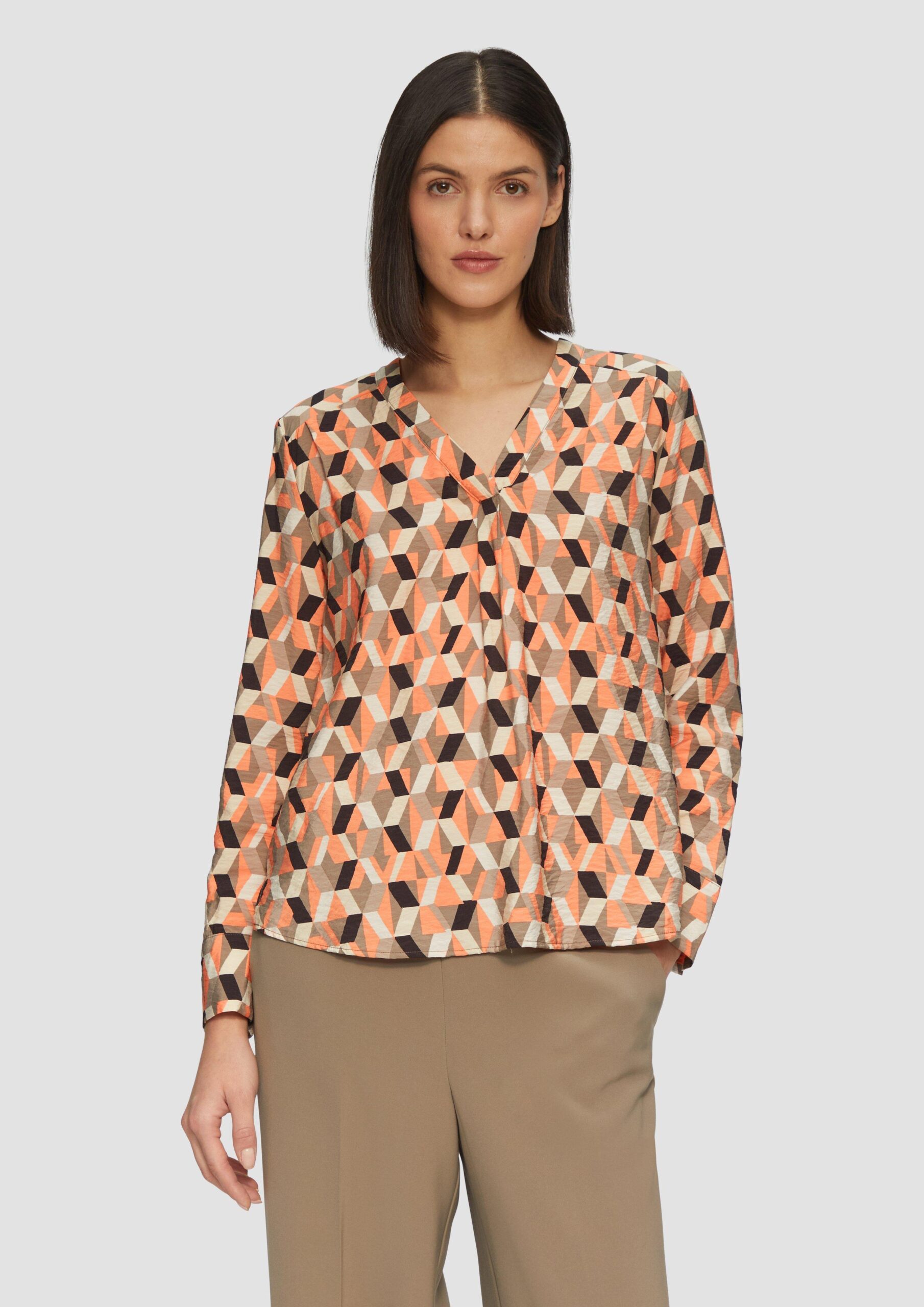 Strukturierte Bluse mit V-Ausschnitt