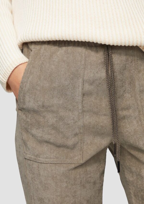 Jogpants aus Feincord mit Elastikbund