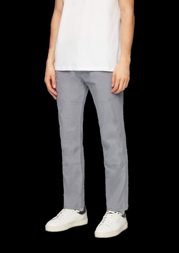 Sportive Chino im Utility-Stil