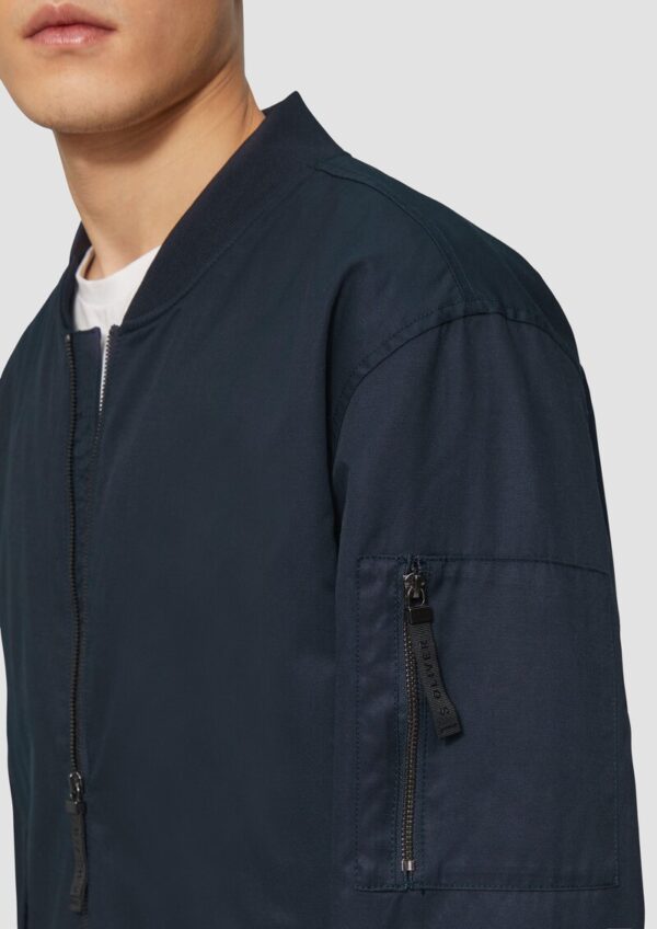 Bomberjacke mit sportiven Details