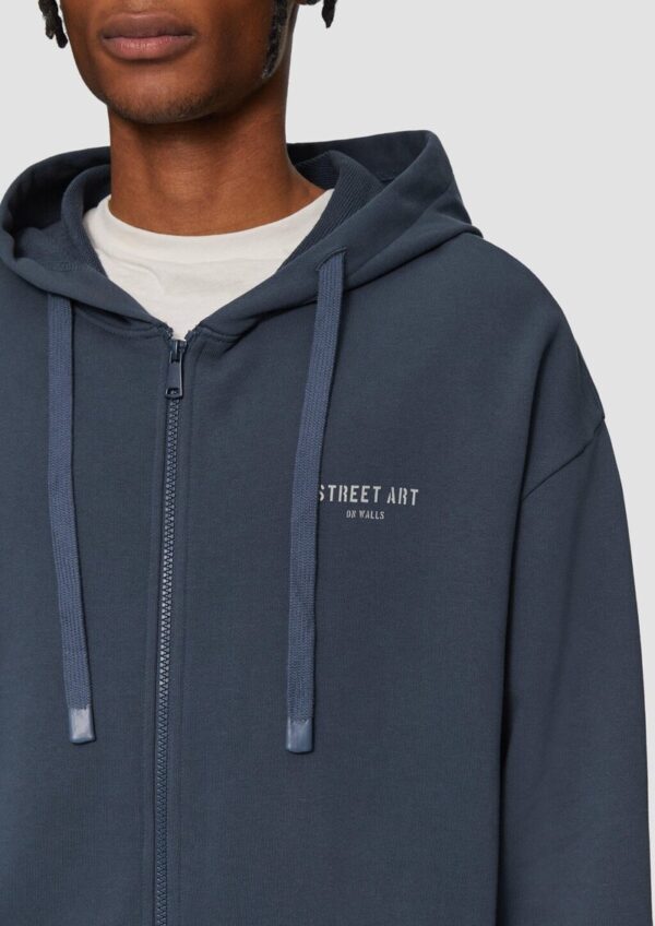 Sweathirt-Jacke mit Kapuze und Frontdruck