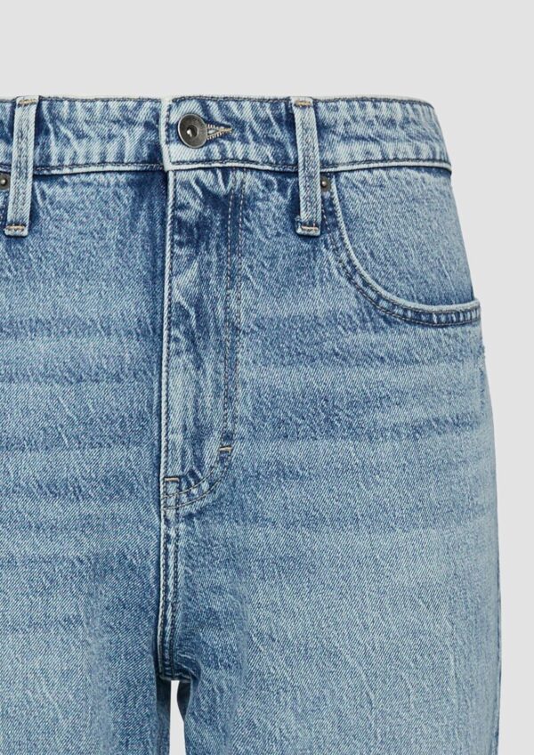 Denim / Loose Fit / Mid Rise / Straight Leg