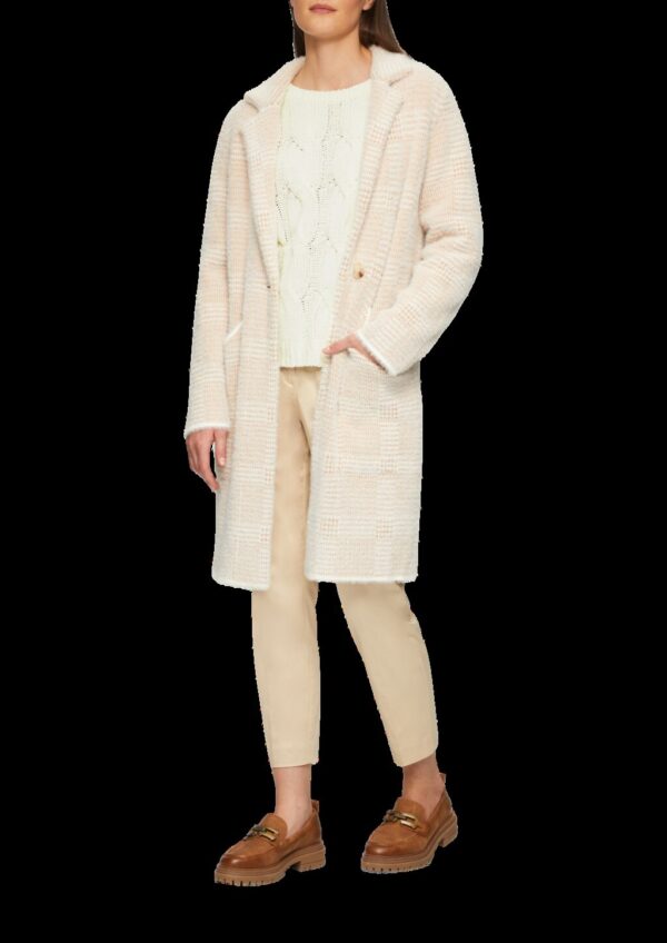 Weicher Strickpullover mit Zopfmuster