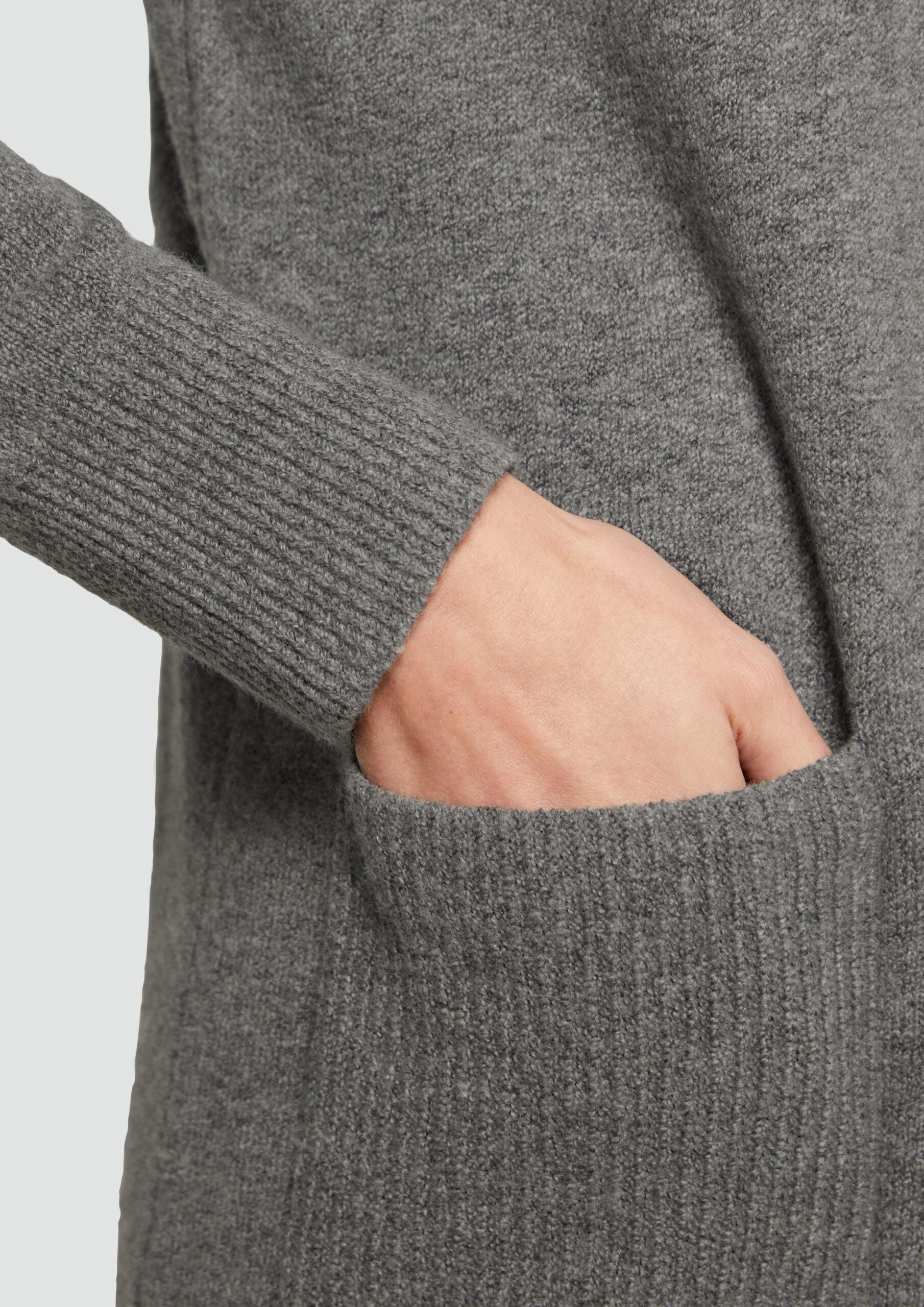 Lange Strickjacke mit Rippbündchen