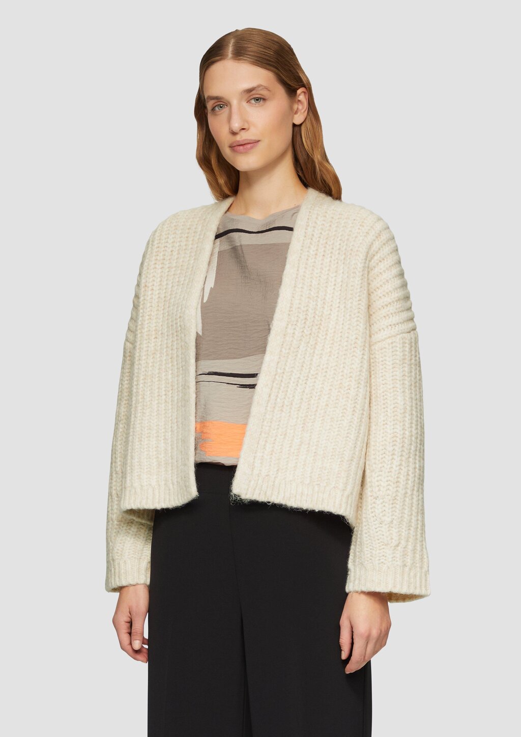 Strickjacke mit weiten Ärmeln im Relaxed Fit