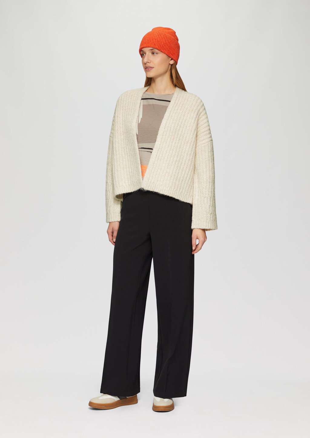 Strickjacke mit weiten Ärmeln im Relaxed Fit