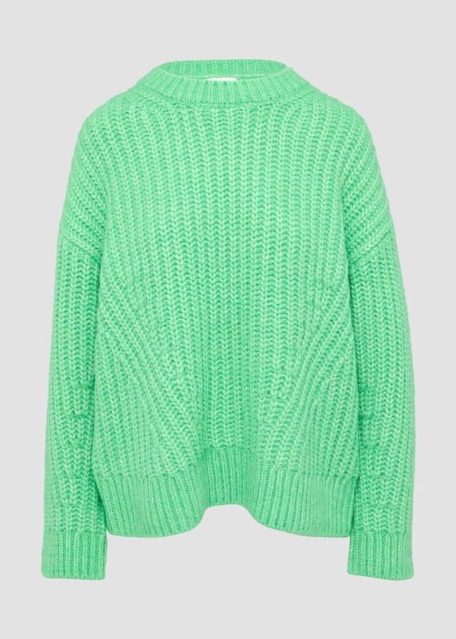 Weicher Grobstrickpullover mit überschnittenen Schultern