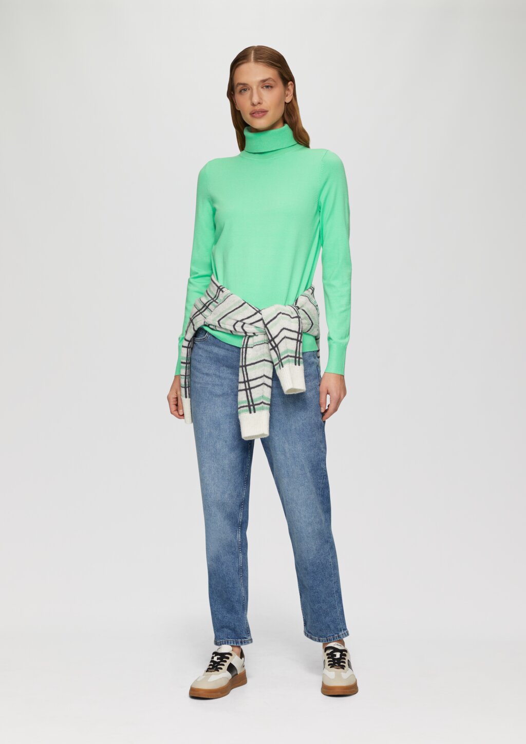 Feinstrickpullover mit Rollkragen