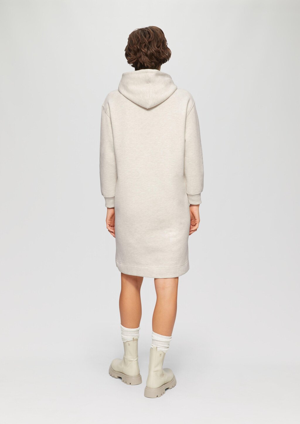 Sweat-Kleid mit seitlichen Eingrifftaschen und Schlitzen