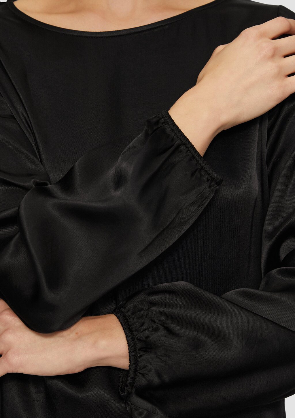 Satiniertes Blusenshirt aus Viskose