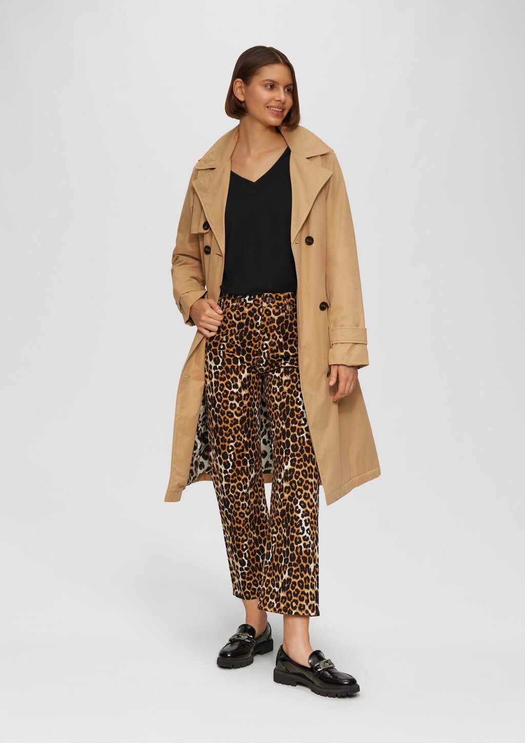 V-Neck Shirt mit Raffung an den Schultern