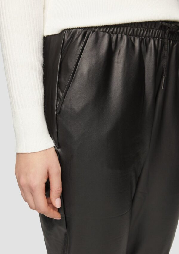 Joggerstyle in Lederoptik