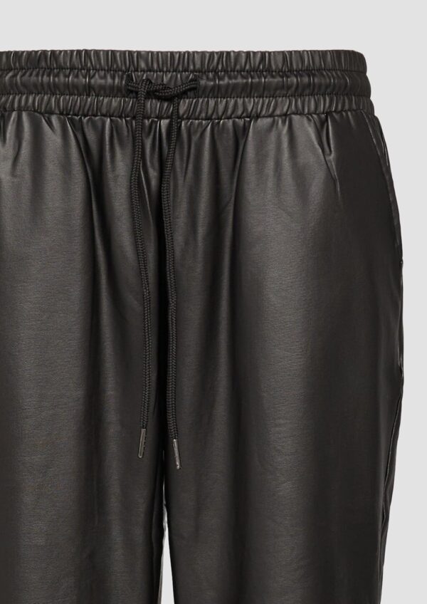 Joggerstyle in Lederoptik