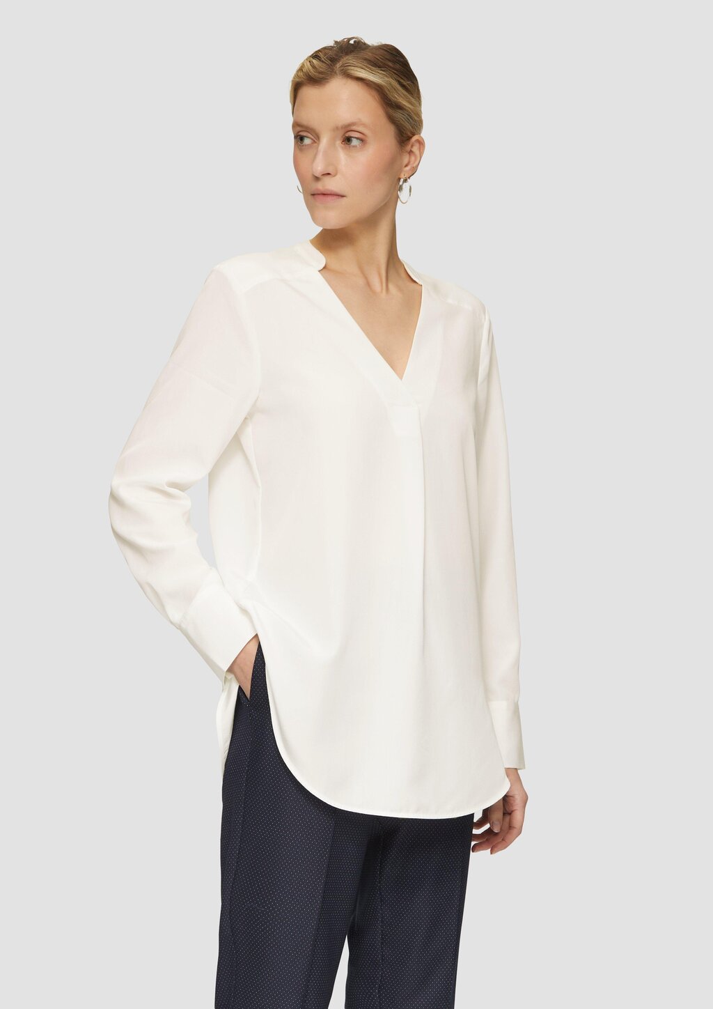 Longbluse aus Modalmix mit Tunika-Ausschnitt